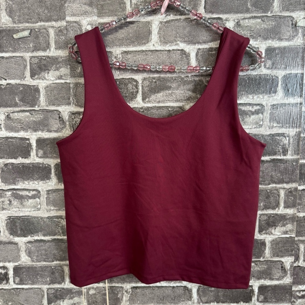 Barre3 crop top Maroon burgundy color tank top shirt